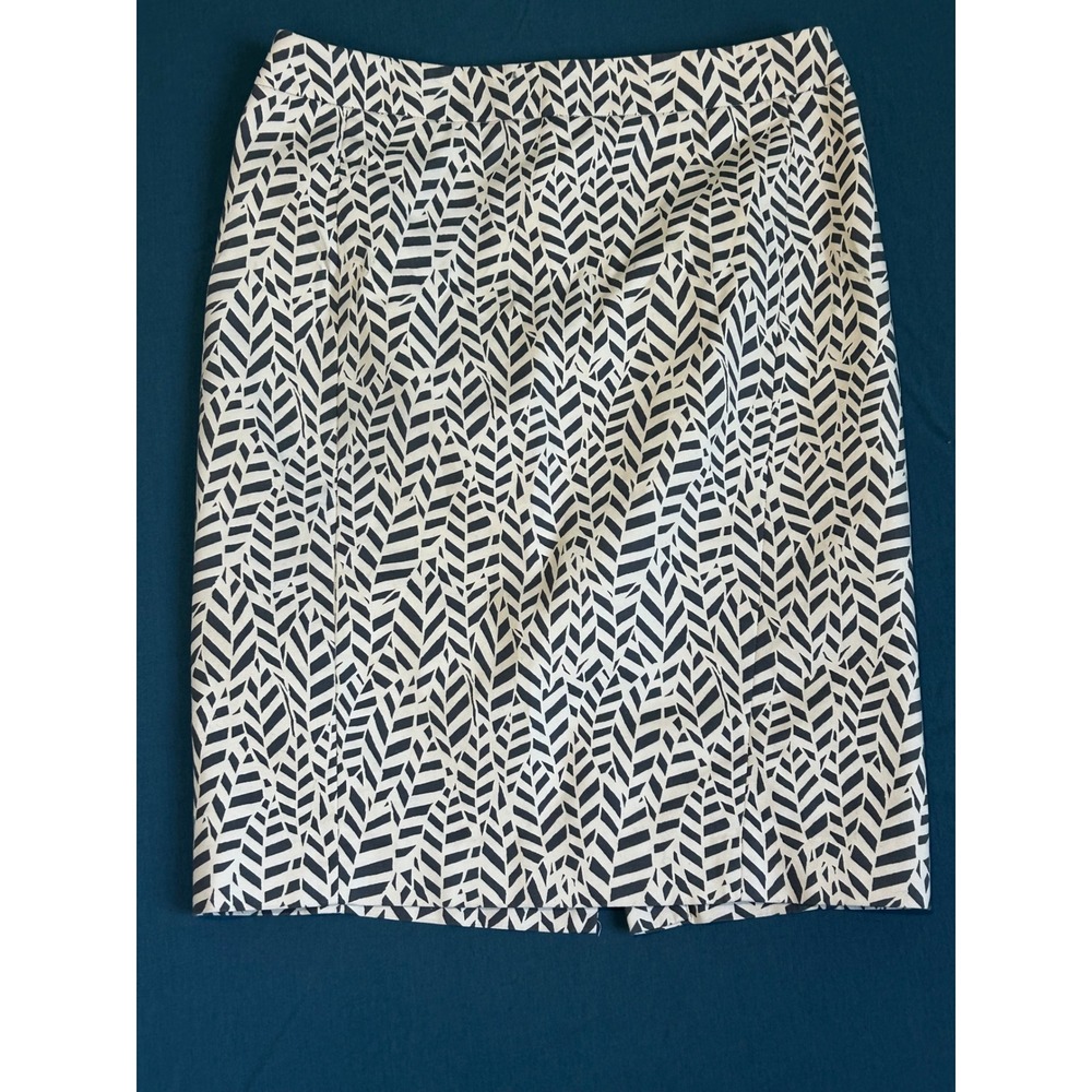 Ann Taylor LOFT Navy Cream‎ Leaf Print Pencil Skirt Size 6 Chevron Career Wear